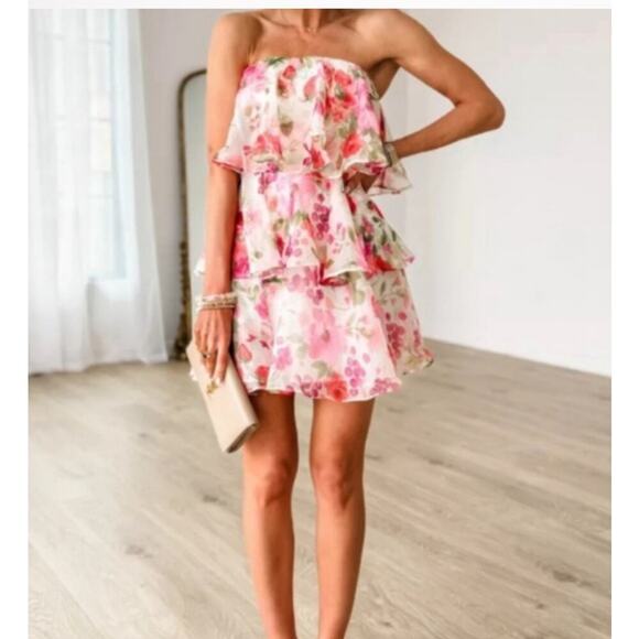 Abercrombie & Fitch Tiered Strawberry Floral Mini Dress Size Med Tall strapless - Picture 1 of 8